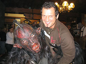 Krampuskränzchen in Niederöblarn, Pension Tilly