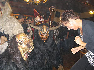 Krampuskränzchen in Niederöblarn, Pension Tilly