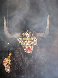 Krampuskränzchen in Niederöblarn, Pension Tilly