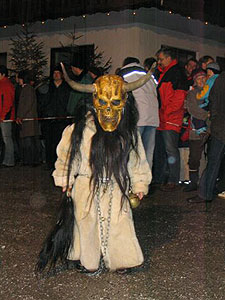 Krampuskränzchen in Niederöblarn, Pension Tilly