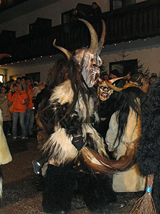 Krampuskränzchen in Niederöblarn, Pension Tilly